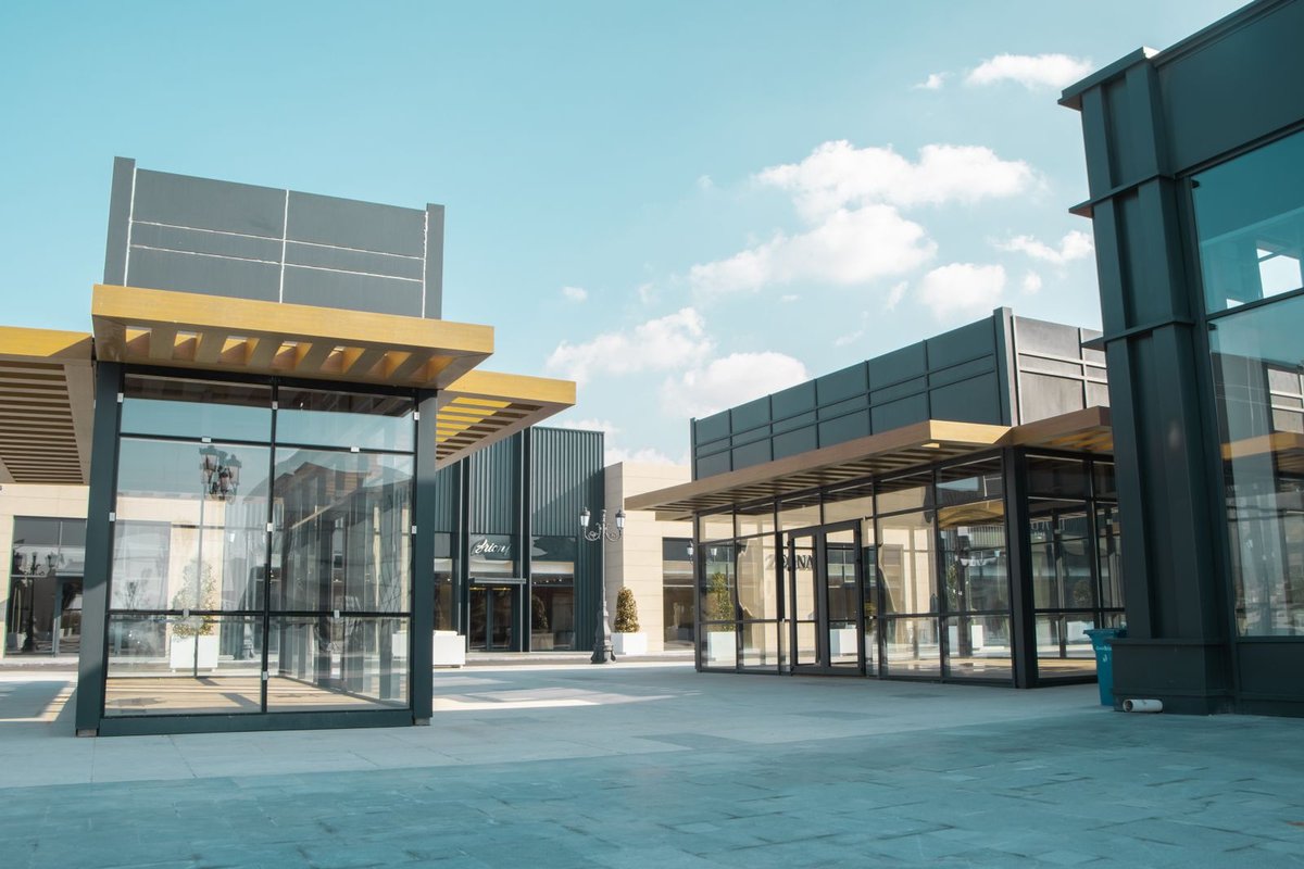 Open-air retail shopping center
